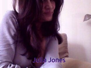 Julia_Jones