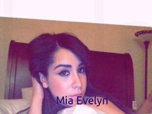 Mia_Evelyn