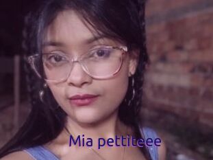 Mia_pettiteee