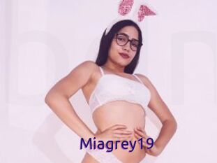 Miagrey19